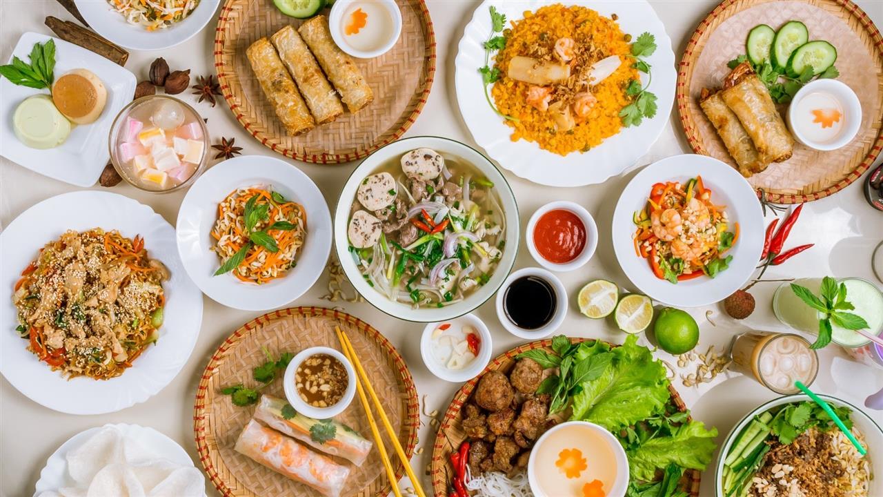 ĂN MÓN VIỆT NAM Ở ĐÂU TẠI CANADA?