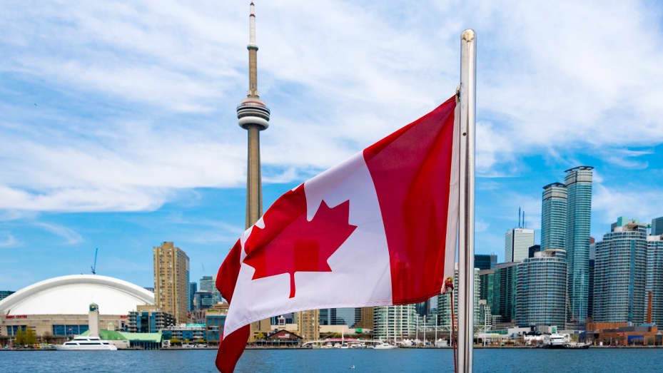 ĐIỀU GÌ HÌNH THÀNH NÊN GIÁ TRỊ CỦA CANADA?